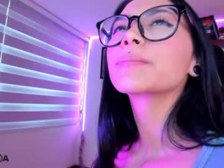 alice_rausing broadcast deepthroat a massive cock or a dildo and squirt