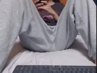 julie_bunny broadcast cum shows featuring this hottie shamelessly getting an incredible orgasm