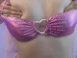 ellie_d0ll broadcast blowjob sessions with sucking massive cocks and even bigger dildo toys