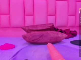 fer_harper broadcast cum shows featuring this hottie shamelessly getting an incredible orgasm