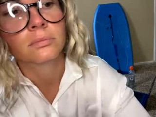 queenshea24  webcam sex