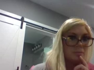 freakybarbi  webcam sex