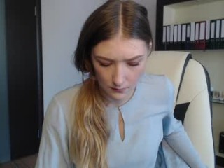 emma_0_ broadcast cum shows featuring this hottie shamelessly getting an incredible orgasm