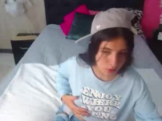 lucyy_moon1  webcam sex