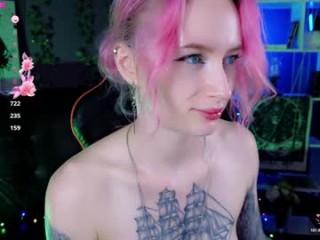 _helencarter broadcast cum shows featuring this hottie shamelessly getting an incredible orgasm