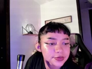 scarlet_gold broadcast deepthroat a massive cock or a dildo and squirt