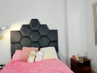 annie_dreams69  webcam sex